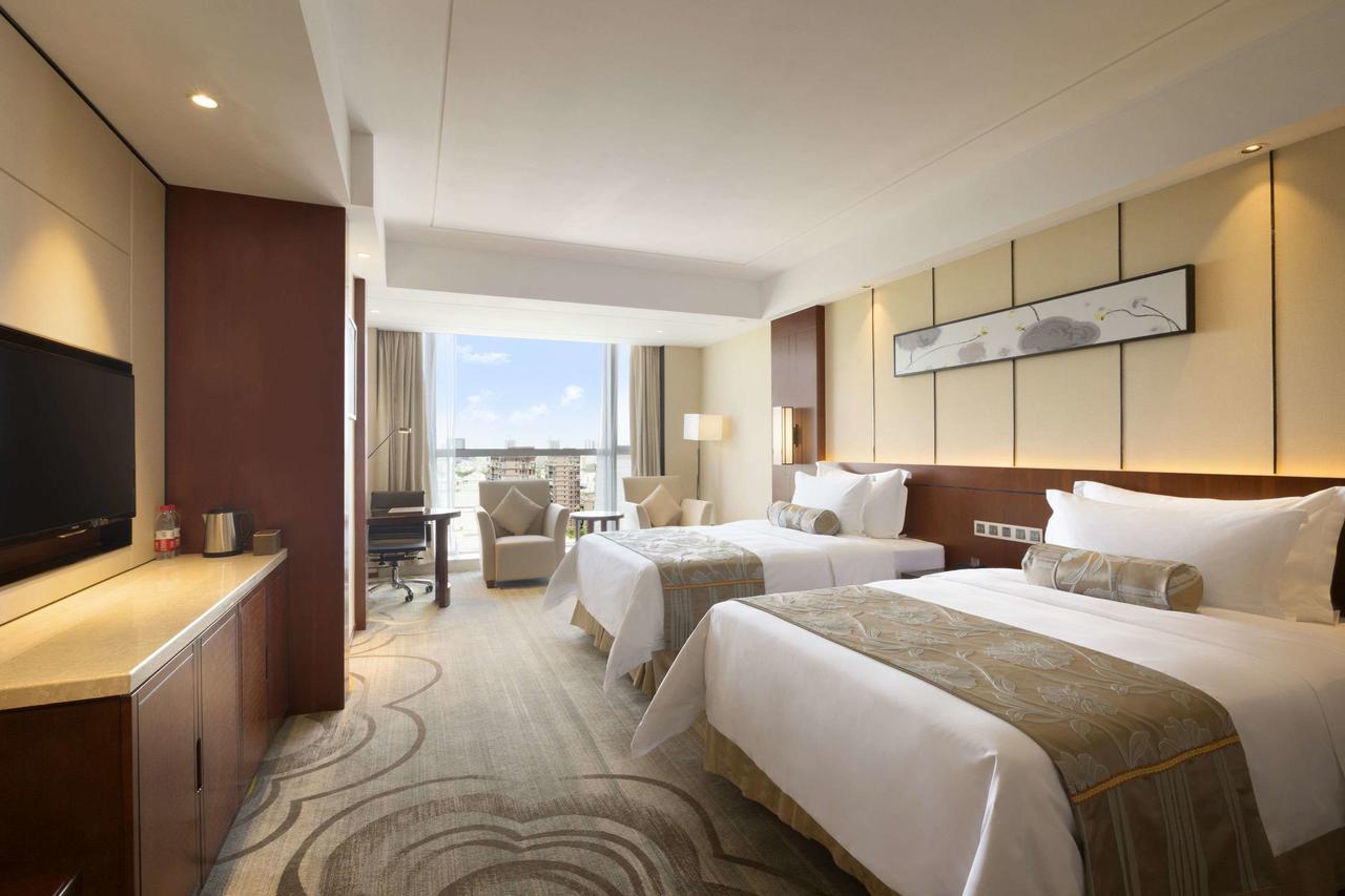 Ramada Jiaxing Hotel Bagian luar foto