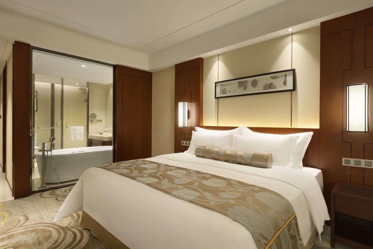 Ramada Jiaxing Hotel Bagian luar foto
