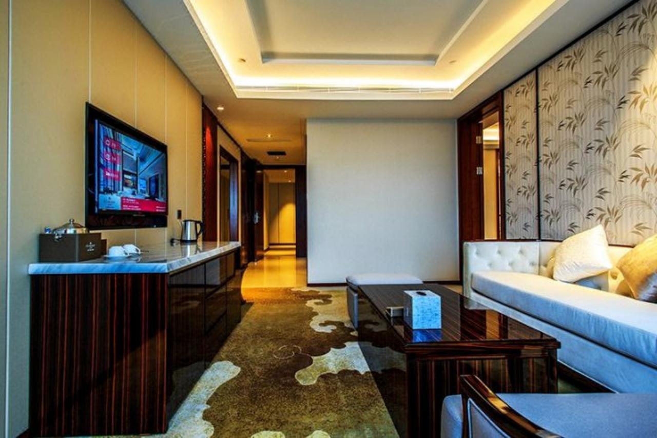 Ramada Jiaxing Hotel Bagian luar foto