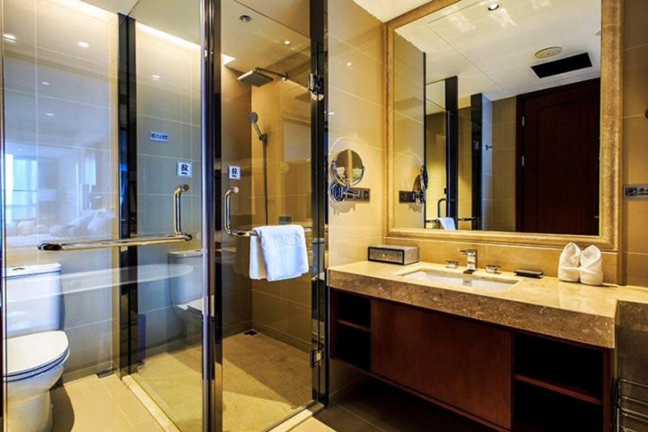 Ramada Jiaxing Hotel Bagian luar foto